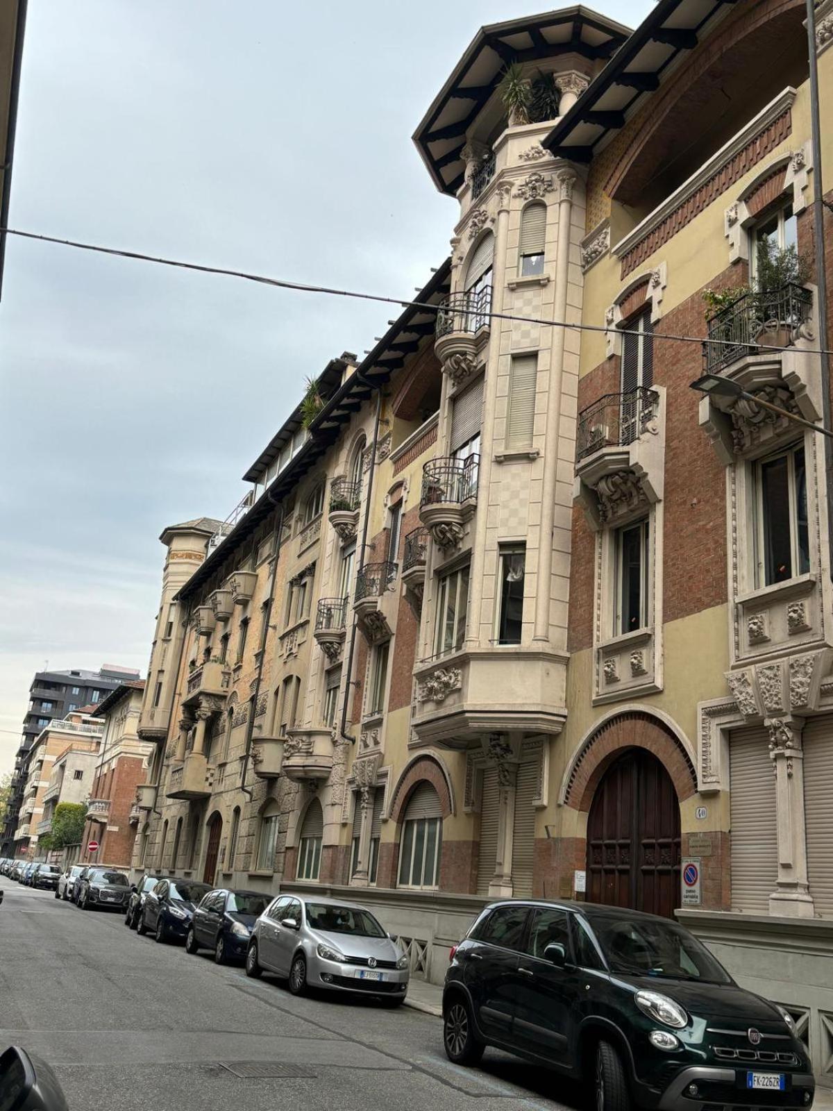 Eleganza Liberty A Due Passi Da Porta Susa E Metro Lägenhet Turin Exteriör bild